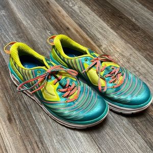Hokas